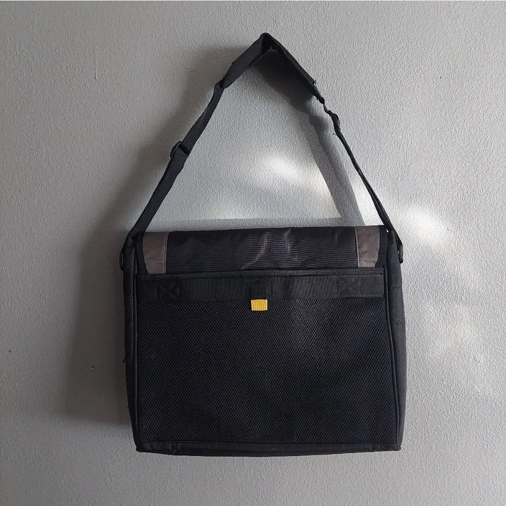 Targus CityGear Messenger Crossbody Shoulder Bag Black Gray